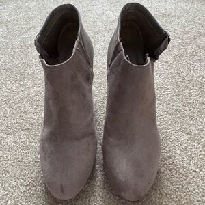 CL by Laundry Women's Taupe Suede Heeled Boots